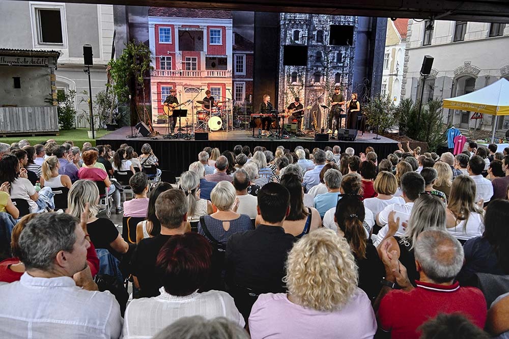 Benefizkonzert Markus Wolf und Band zu Gunsten des Pfarrhofes in Stadt Haag